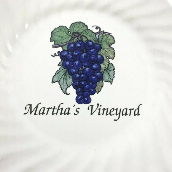 Souvenir Plate, Martha's Vineyard. White. Gloss Finish. 6". Excellent Condition! - Picture 2 of 4